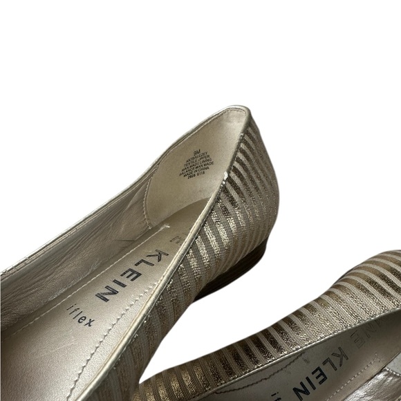 Anne Klein Iflex Metallic Gold and Cream Striped Bow Dress Flats - Picture 7 of 7